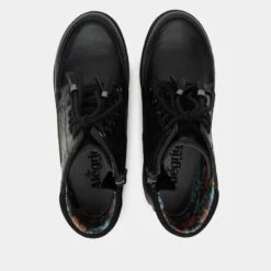 Chevon Embloom Black Boot -Alegria Shoes Shop CHV 8111 S4 16745650 2e35 422d 9cb4 d2e71e0abe8a