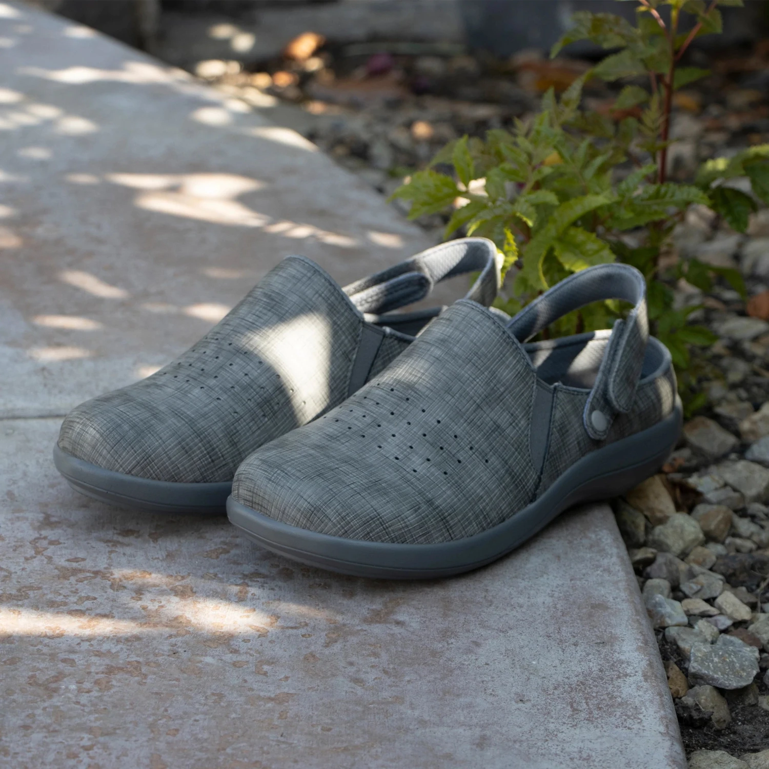 Shoes Skillz Etched Smoke Shoe 2 Shoes Skillz Etched Smoke Shoe - Image 2